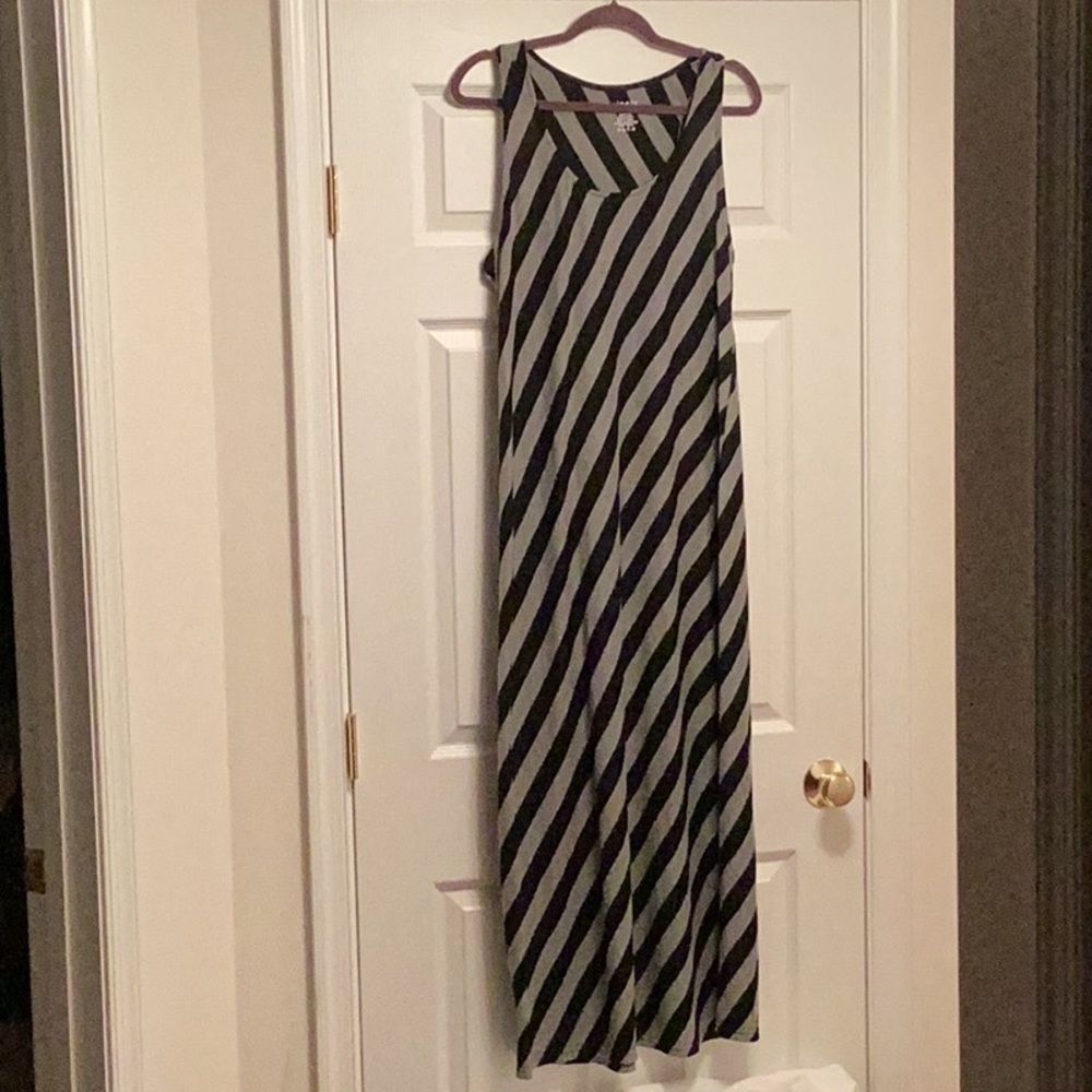 New Ninety Black & Gray Maxi Dress…size 1X